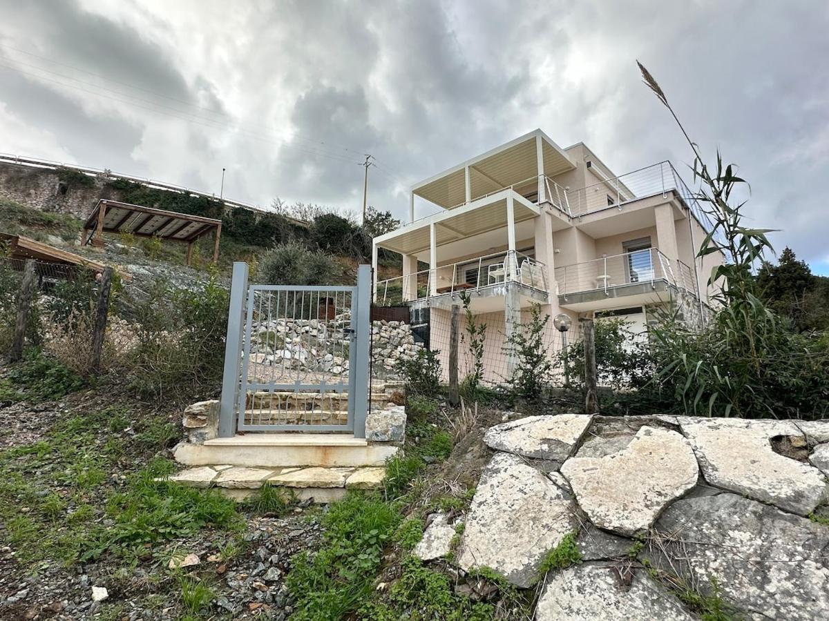 Villa - L'eco Di Rio *